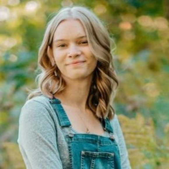 Meet your Posher, Adrianna - Picture 1 of 1